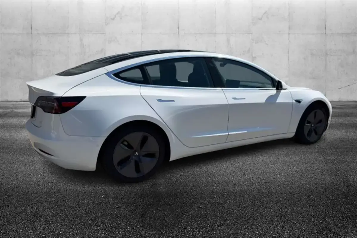 Usata Tesla Model 3 Standard Range 100 kW (136 CV) 2020 Bianco Berlina
