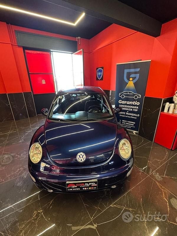 Usata VW New Beetle 90 CV (66 kW) 2002 Blu Utilitaria