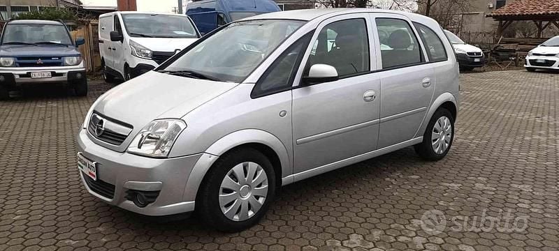 Usata Opel Meriva Enjoy 90 CV (66 kW) 2006 Grigio Monovolume
