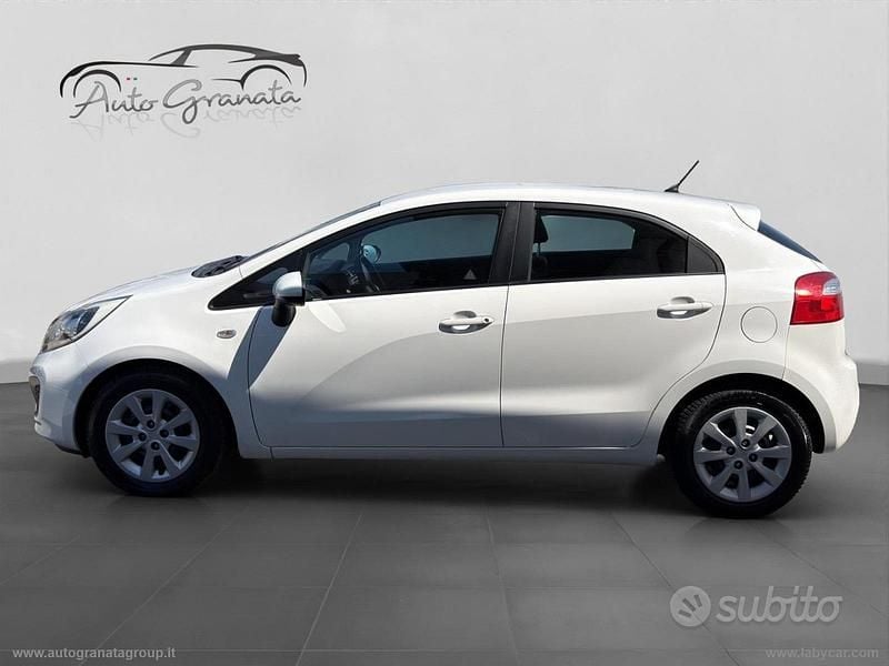 Usata Kia Rio EX 90 CV (66 kW) 2012 Bianco Berlina