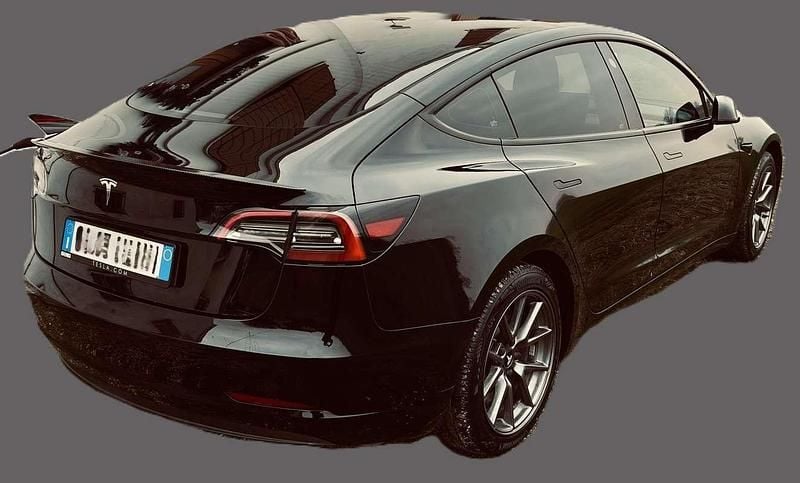 Usata Tesla Model 3 Standard Range 88 kW (120 CV) 2023 Nero Berlina