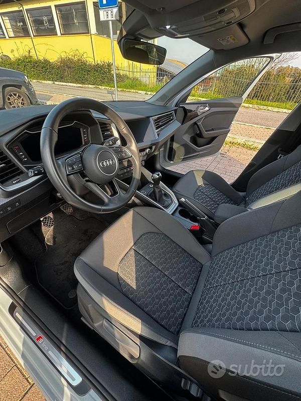 Usata Audi A1 Sportback S-Line 116 CV (85 kW) 2024 Grigio Utilitaria