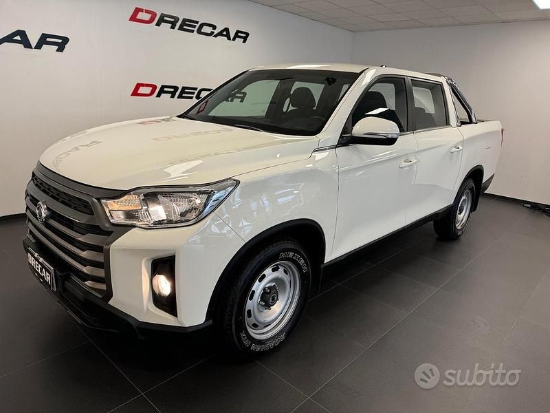 Bianco Usata 2022 Ssangyong (KGM) Rexton SUV | 24.400 € (Buon prezzo) - Immagine 1/4