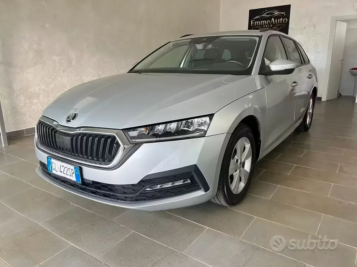 Usata Skoda Octavia Executive 150 CV (110 kW) 2022 Grigio Station wagon