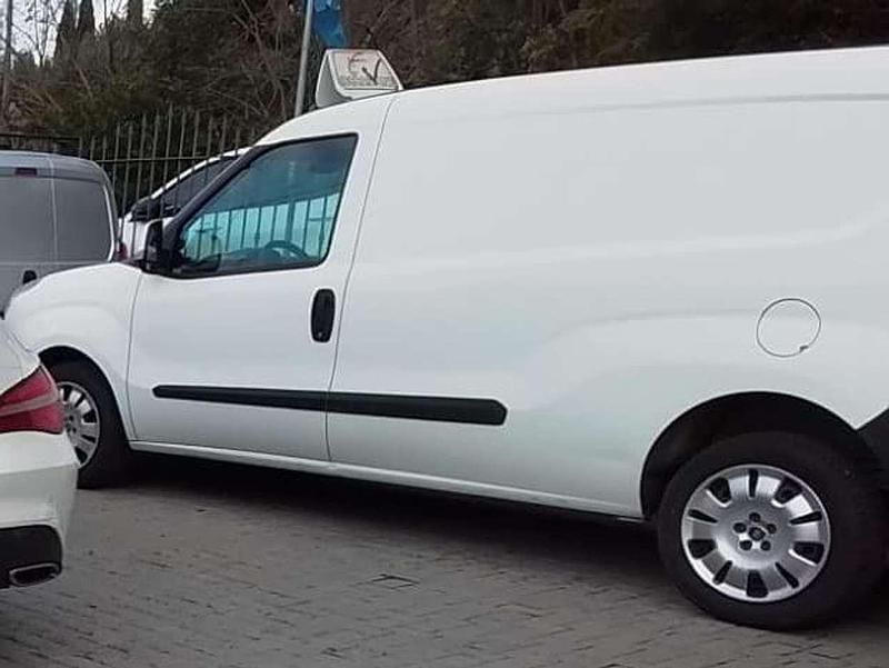 Usata Mercedes CLA200 Shooting Brake 136 CV (100 kW) 2017 Bianco Station wagon