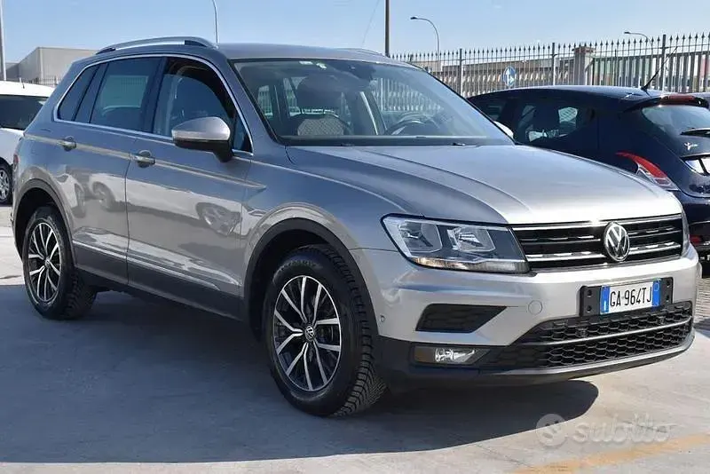 Usata VW Tiguan Business 150 CV (110 kW) 2020 Grigio SUV