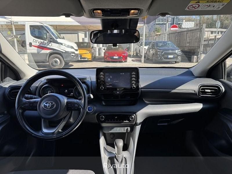 Usata Toyota Yaris Hybrid Trend 116 CV (85 kW) 2022 Grigio scuro Utilitaria