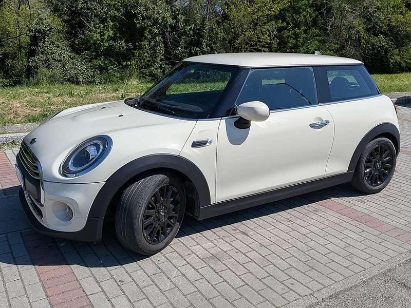Usata Mini ONE Business 102 CV (75 kW) 2019 Beige Utilitaria