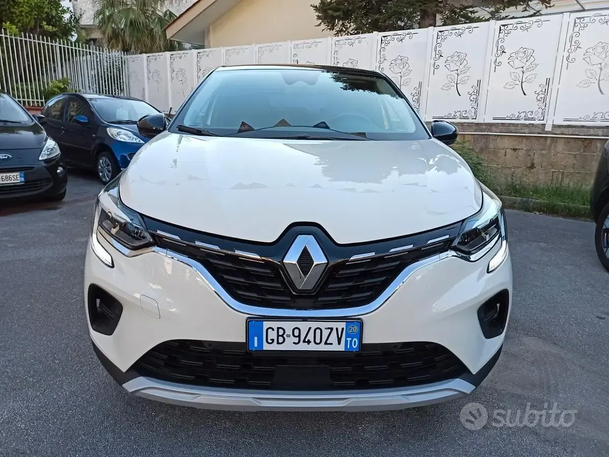 Usata Renault Captur Intens 101 CV (74 kW) 2020 Beige SUV