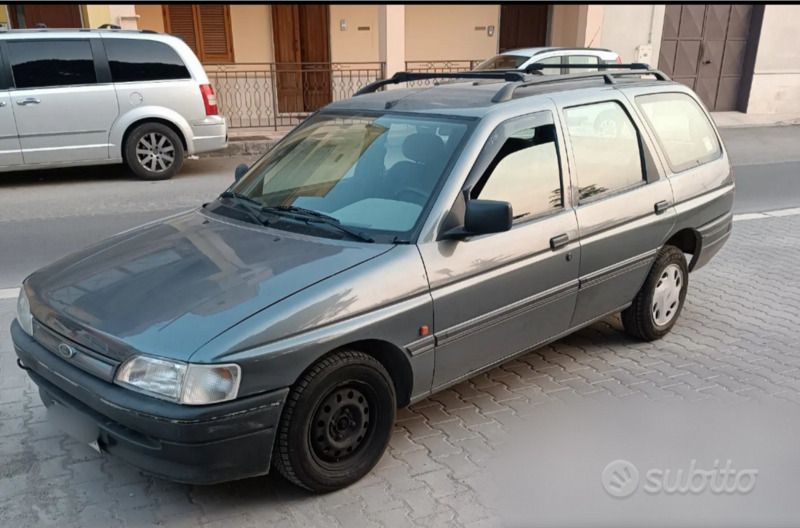 Usata Ford Escort 73 CV (53 kW) 1992 Grigio Station wagon