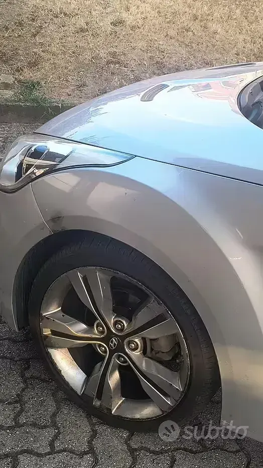 Usata Hyundai Veloster 140 CV (102 kW) 2011 Grigio Utilitaria