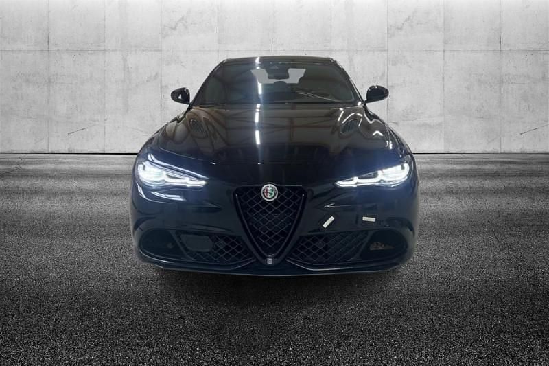 Usata Alfa Romeo Giulia Quadrifoglio 519 CV (381 kW) 2024 Nero metallizzato Berlina