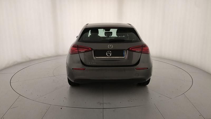Usata Mercedes A180 Executive 116 CV (85 kW) 2023 Grigio Berlina