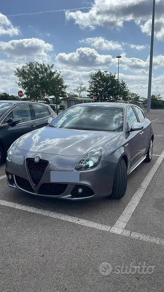 Usata Alfa Romeo Giulietta 105 CV (77 kW) 2011 Grigio Utilitaria