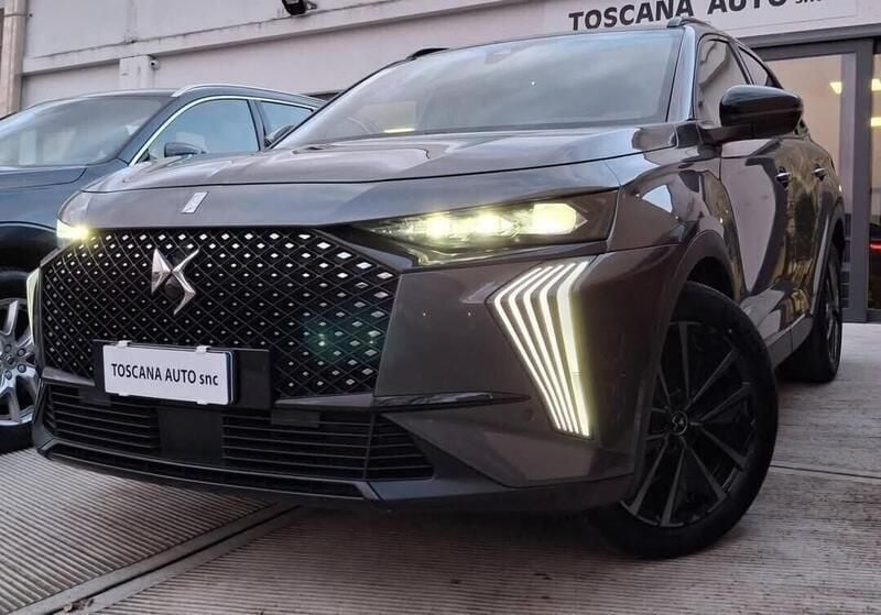 Grigio Usata 2024 DS Automobiles DS7 Crossback Opera SUV | 32.999 € (Buon prezzo) - Immagine 1/4