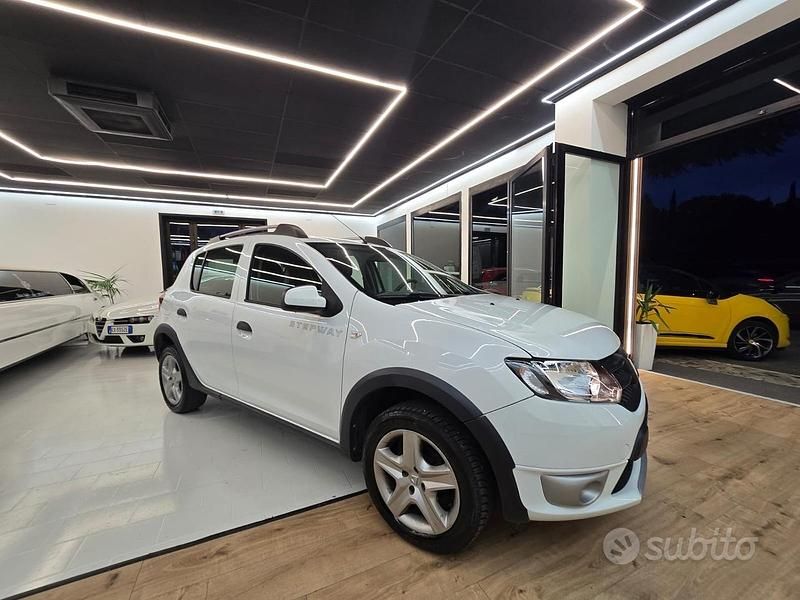 Usata Dacia Sandero Stepway 90 CV (66 kW) 2017 Bianco Berlina