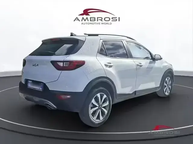 Usata Kia Stonic Style 84 CV (61 kW) 2025 Bianco SUV