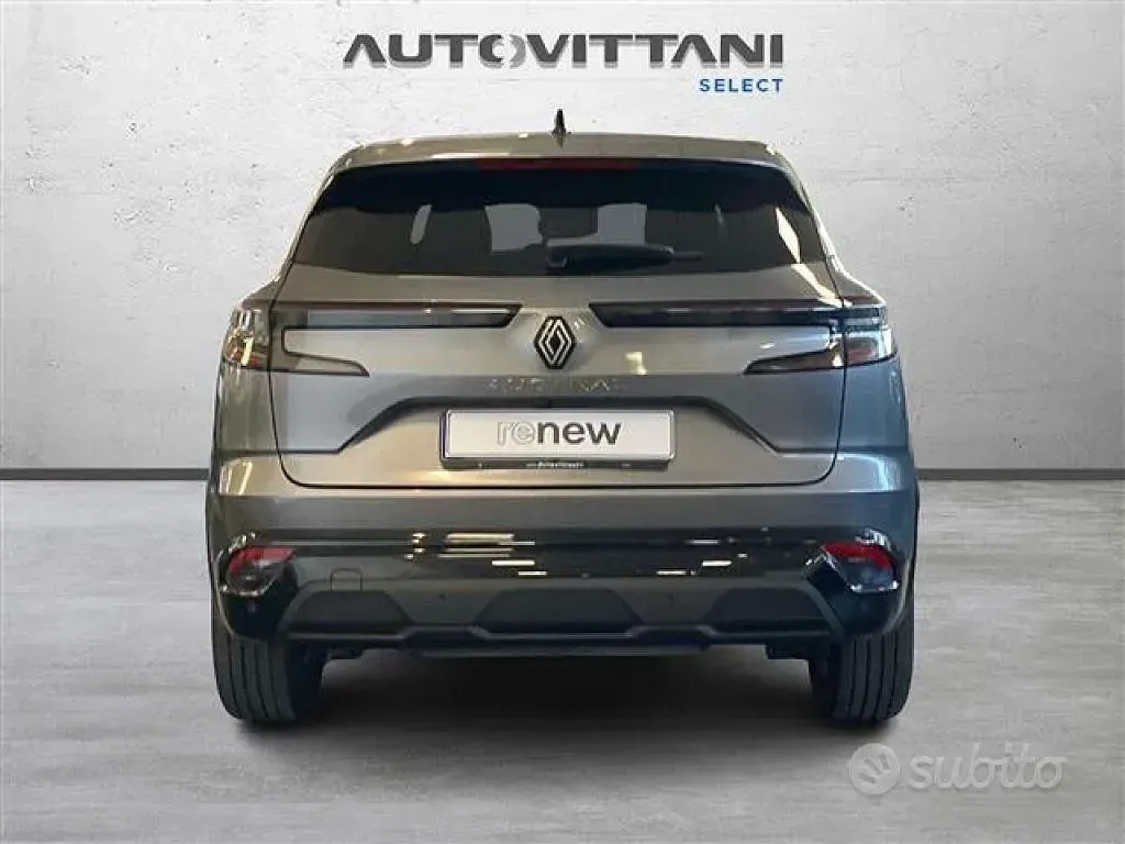 Usata Renault Austral Techno 158 CV (116 kW) 2023 Grigio SUV