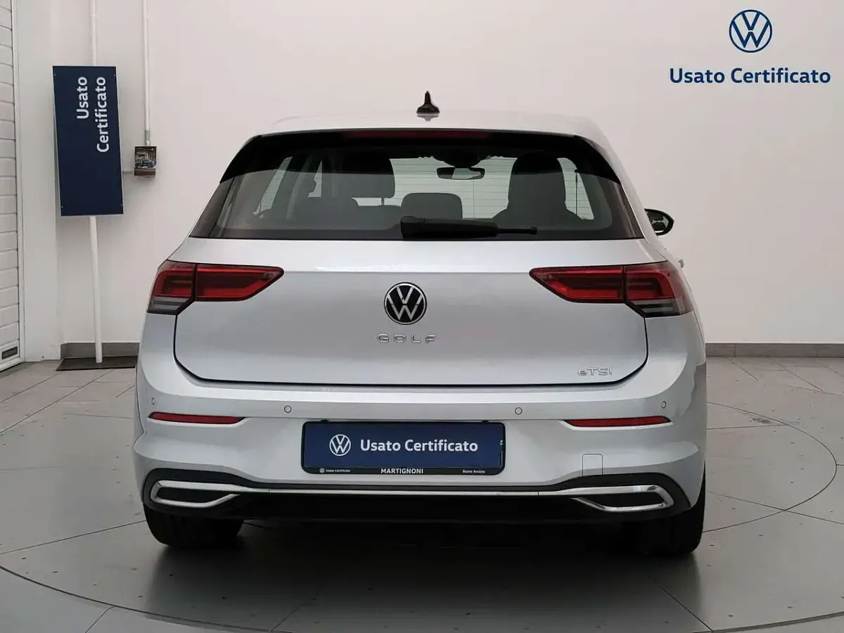 Usata VW Golf VIII Style 131 CV (96 kW) 2023 Argento Berlina