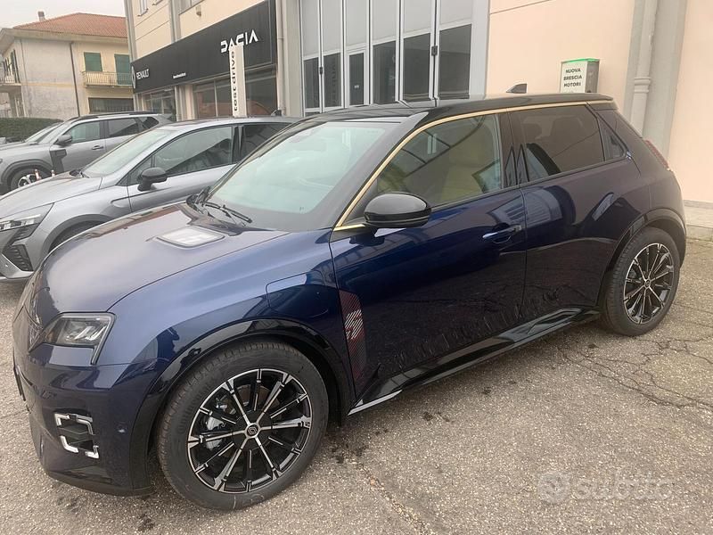 Usata Renault 5 E-Tech 110 kW (150 CV) 2024 Blu Berlina
