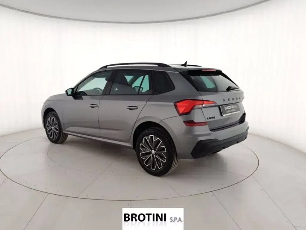 Usata Skoda Kamiq 95 CV (69 kW) 2024 Grigio metallizzato SUV