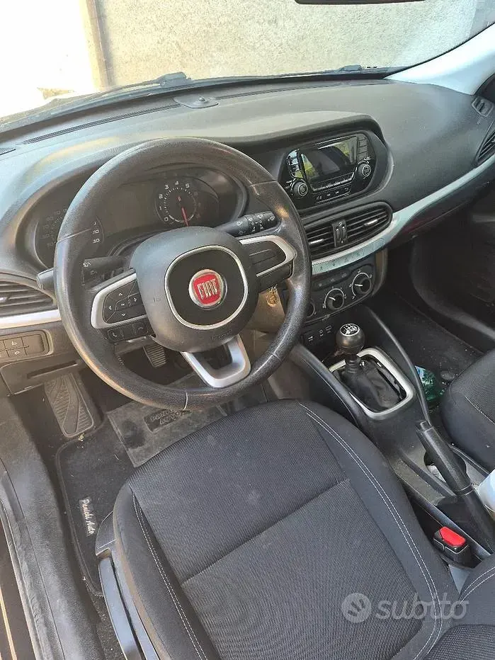 Usata Fiat Tipo Easy 95 CV (69 kW) 2016 Nero Berlina