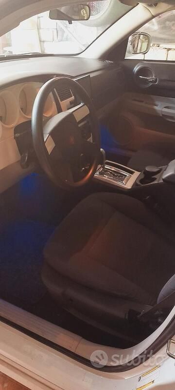 Bianco Usata 2009 Chrysler 300C Station wagon | 7000 € - Immagine 1/4