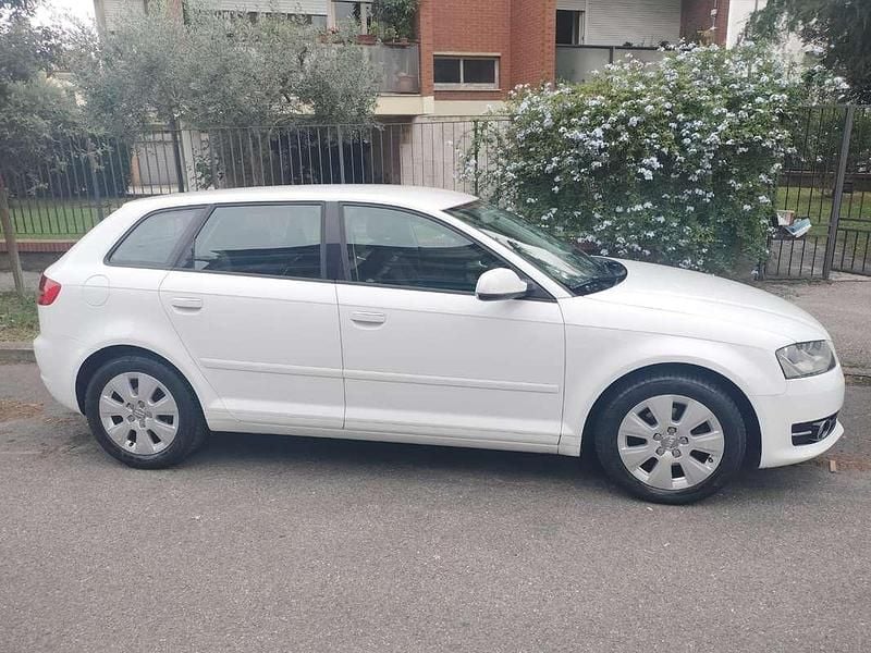 Bianco Usata 2012 Audi A3 Sportback Ambiente Due volumi | 4600 € (Super prezzo) - Immagine 1/4
