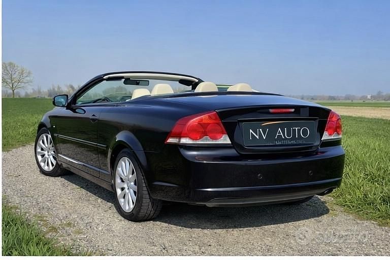 Usata Volvo C70 Momentum 139 CV (102 kW) 2010 Nero Cabrio