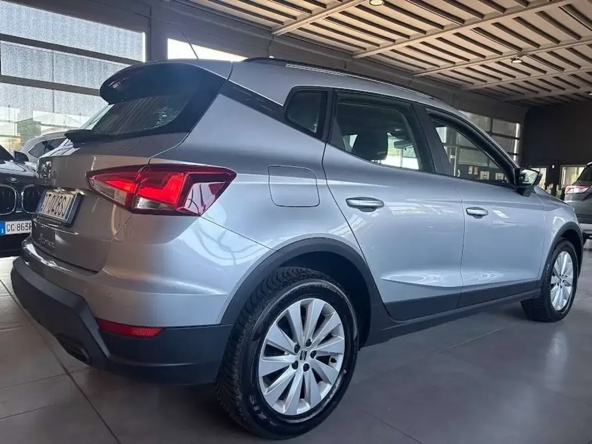 Usata Seat Arona Style 95 CV (69 kW) 2024 Grigio SUV