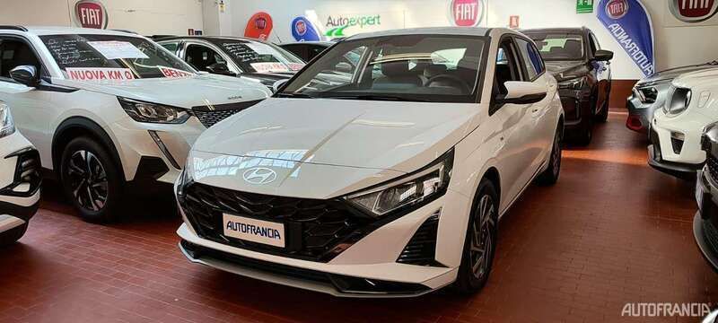 Bianco Usata 2024 Hyundai i20 Due volumi | 18.900 € (Cara) - Immagine 1/4