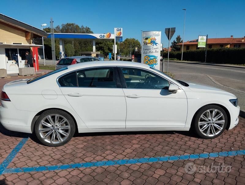 Usata VW Passat 150 CV (110 kW) 2015 Bianco Berlina