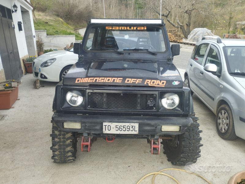 Nero Usata 1988 Suzuki Samurai SUV | 6500 € - Immagine 1/4