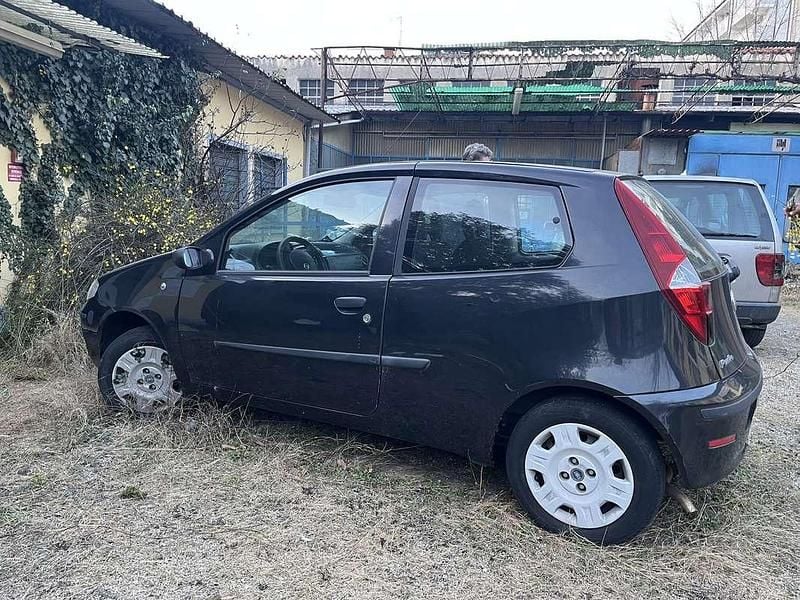 Usata Fiat Punto 54 CV (39 kW) 2006 Grigio Berlina