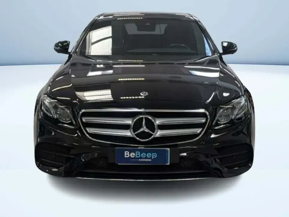 Usata Mercedes E300 Premium 194 CV (142 kW) 2020 Nero Berlina