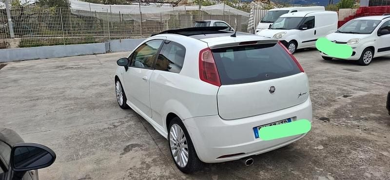 Usata Fiat Grande Punto Sport 90 CV (66 kW) 2009 Bianco Utilitaria