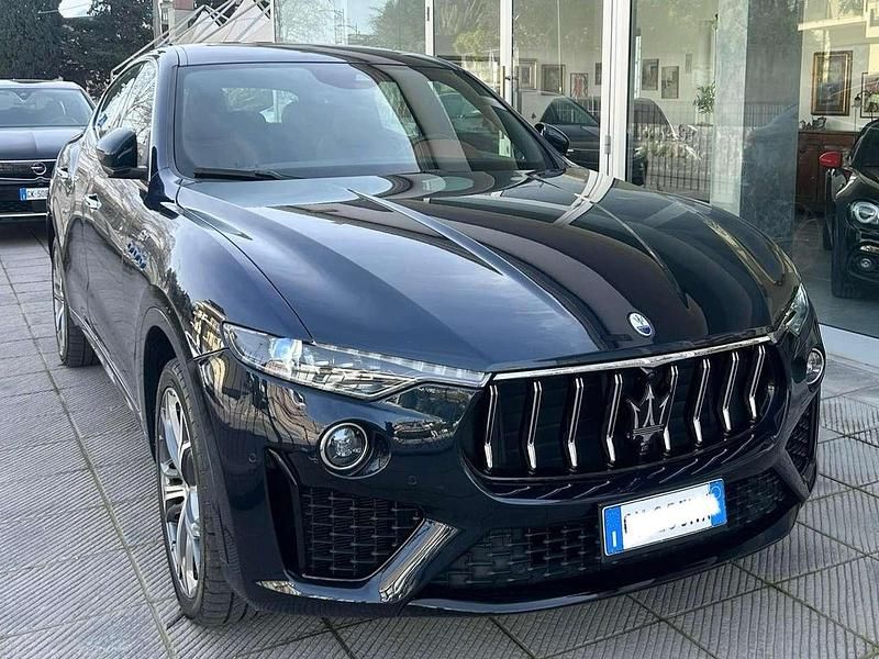 Usata Maserati Levante GT 330 CV (242 kW) 2021 Blu triplo strato SUV