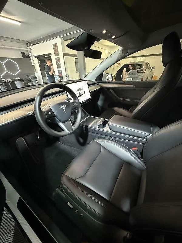 Usata Tesla Model Y RWD 114 kW (155 CV) 2024 SUV