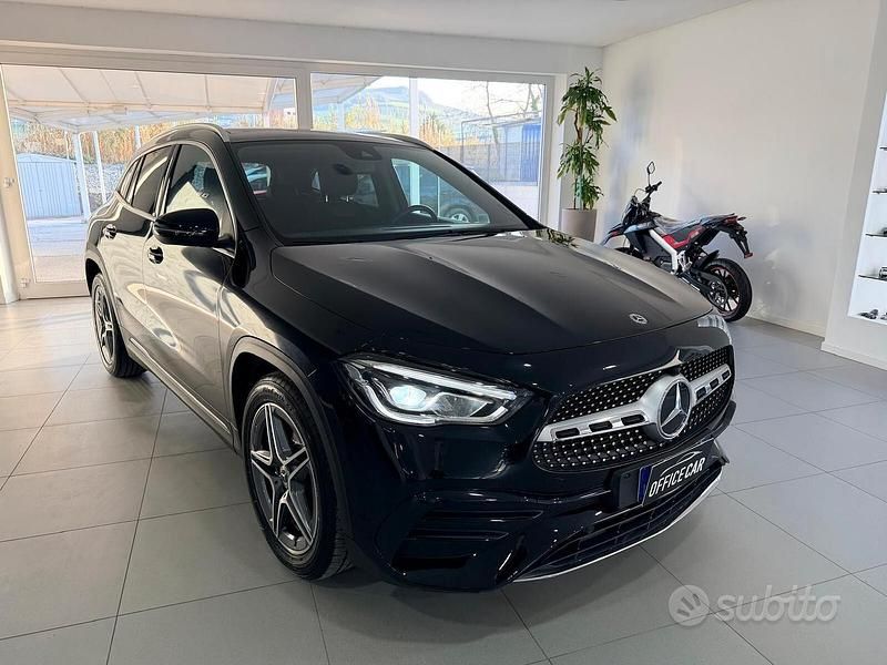 Usata Mercedes GLA200 Premium 150 CV (110 kW) 2022 Nero SUV