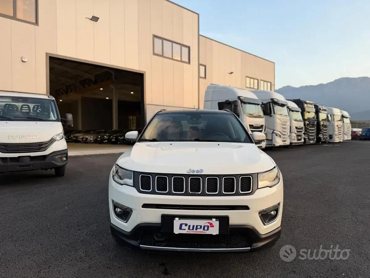 Usata Jeep Compass Limited 120 CV (88 kW) 2018 Beige SUV