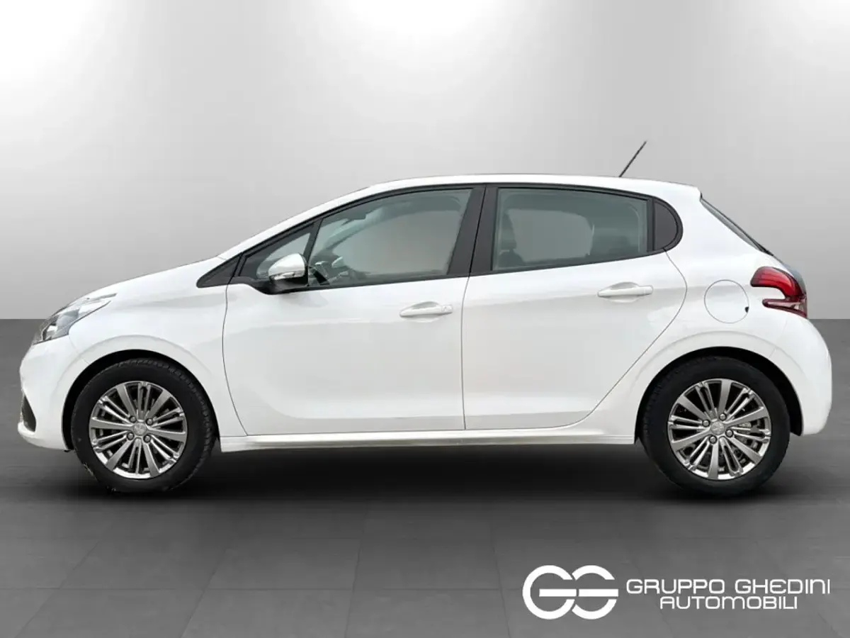 Usata Peugeot 208 Active 82 CV (60 kW) 2018 Bianco Utilitaria