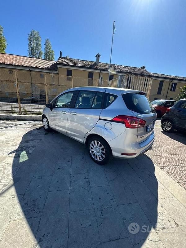 Usata Ford B-MAX 90 CV (66 kW) 2017 Grigio Monovolume