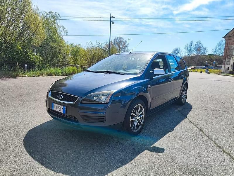 Usata Ford Focus S 90 CV (66 kW) 2007 Grigio Station wagon