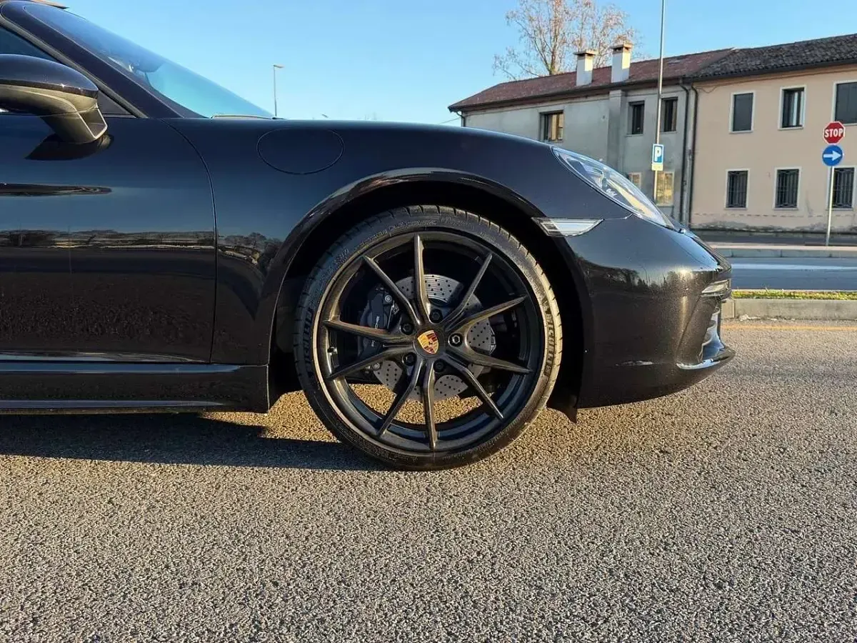 Usata Porsche 718 Boxster 300 CV (220 kW) 2022 Nero Cabrio