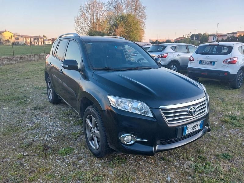 Begagnad Toyota RAV4 Lounge 150 HK (110 kW) 2013 Svart SUV