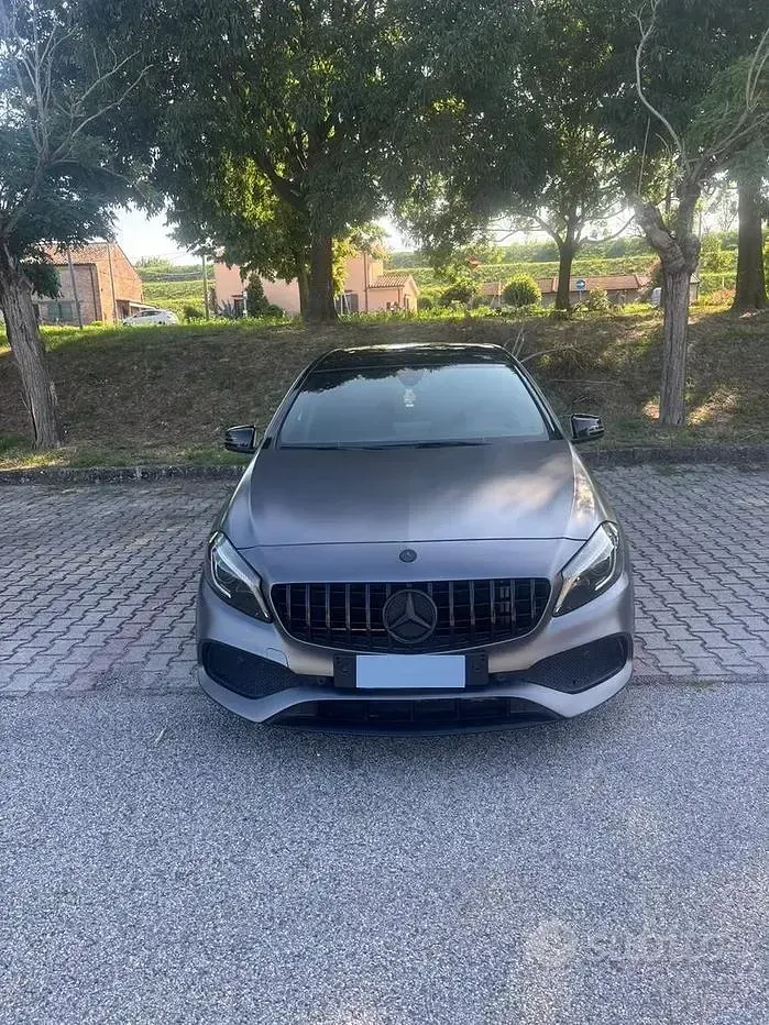 Usata Mercedes A200 136 CV (100 kW) 2017 Grigio Utilitaria