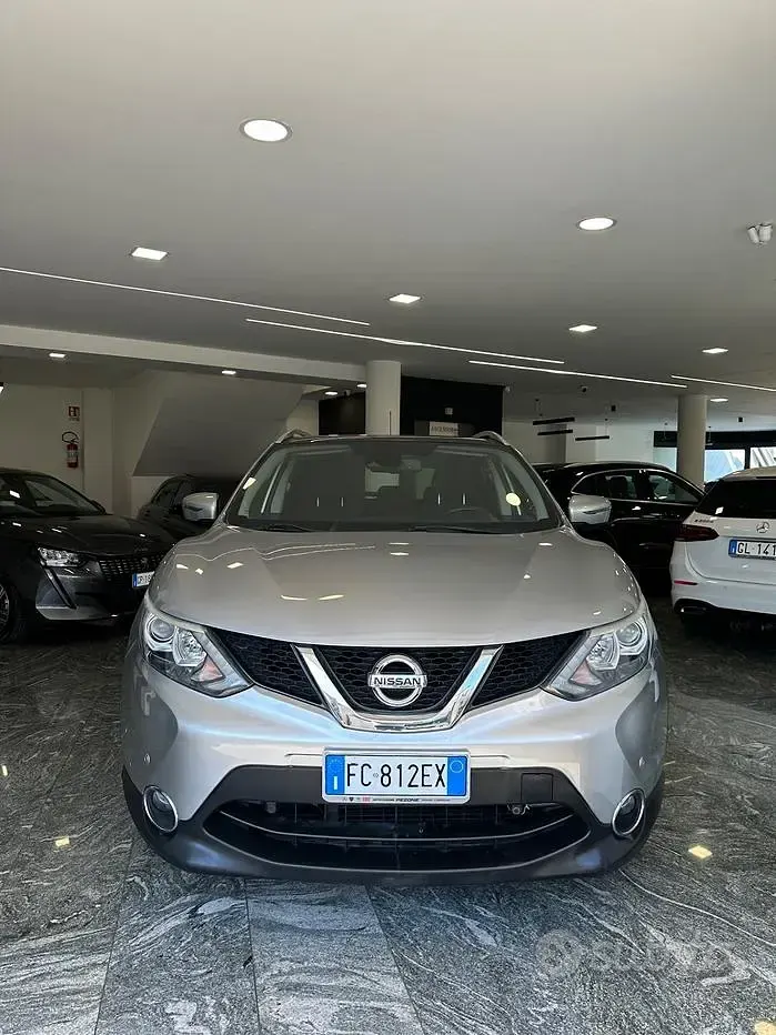 Usata Nissan Qashqai Acenta 110 CV (80 kW) 2016 Grigio SUV