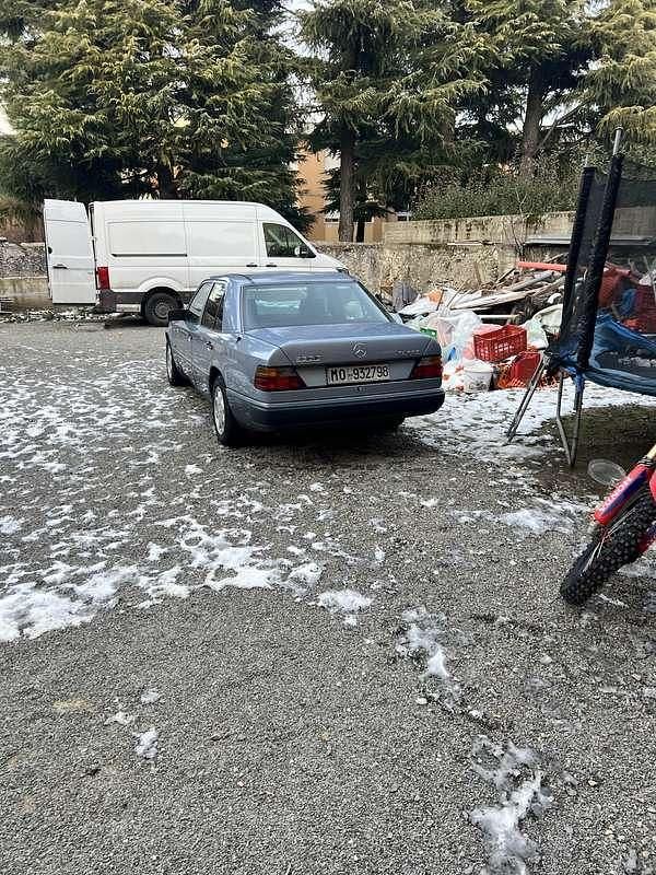 Usata Mercedes E250 Sportline 126 CV (92 kW) 1991 Berlina