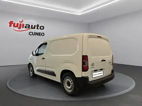 Usata Toyota Proace City Active 100 kW (136 CV) 2022 Bianco Monovolume