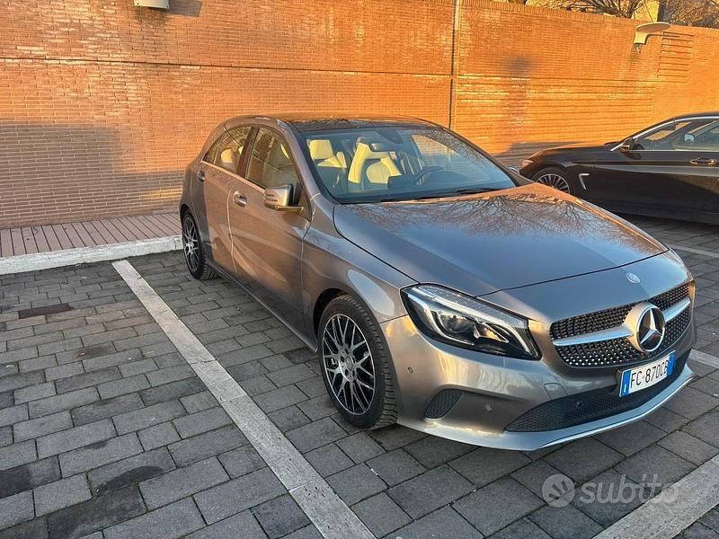 Usata Mercedes A200 136 CV (100 kW) 2016 Grigio Berlina
